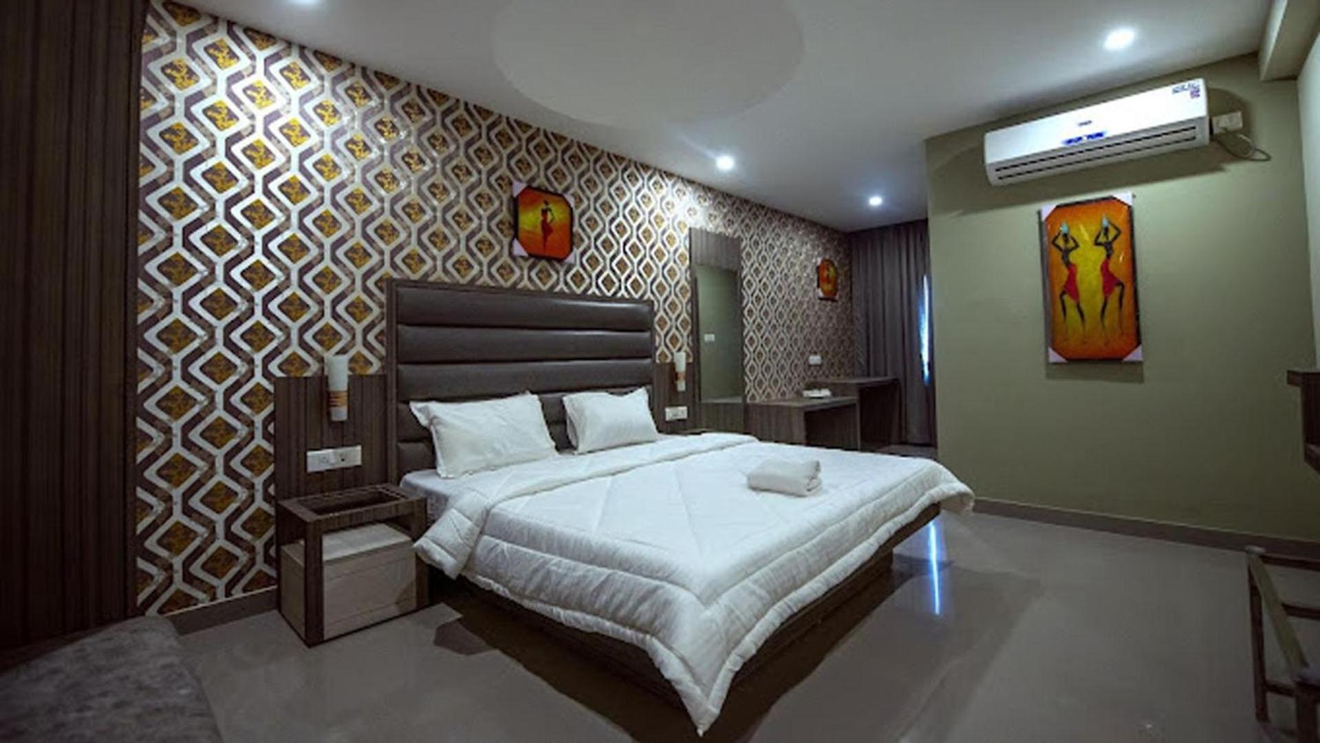Hotel Royal Retreat Sambalpur Eksteriør billede