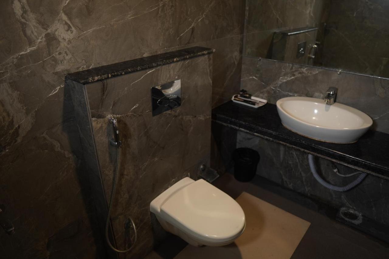 Hotel Royal Retreat Sambalpur Eksteriør billede